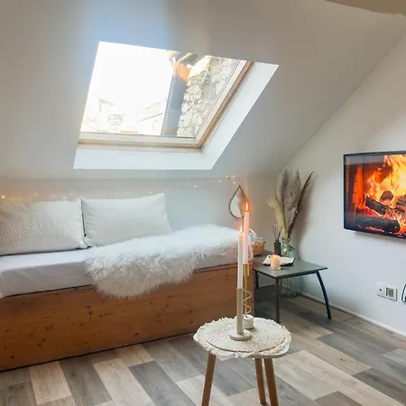 Litchi Lovely Loft With Ac Rue Du Paquier *
